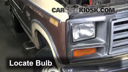 1984 Ford F-250 6.9L V8 Diesel Standard Cab Pickup Lights Turn Signal - Front (replace bulb)