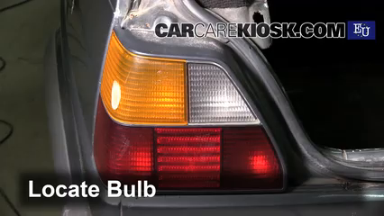 1988 Volkswagen Golf TDI 1.6L 4 Cyl. Turbo Diesel Éclairage Feux de marche arrière (remplacer une ampoule)