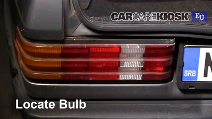 1989 Mercedes-Benz 190E 2.6 2.6L 6 Cyl. Éclairage Feux de marche arrière (remplacer une ampoule)