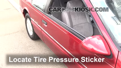 1993 Ford Thunderbird LX 5.0L V8 Tires & Wheels Check Tire Pressure
