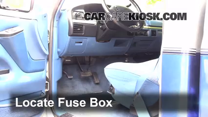 1995 Ford F-250 XL 7.5L V8 Standard Cab Pickup (2 Door) Fusible (intérieur)