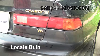 1997 Toyota Camry XLE 3.0L V6 Luces Luz de giro trasera (reemplazar foco)