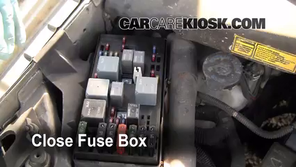 Replace a Fuse: 1997-2005 Pontiac Montana Base 3.4L V6