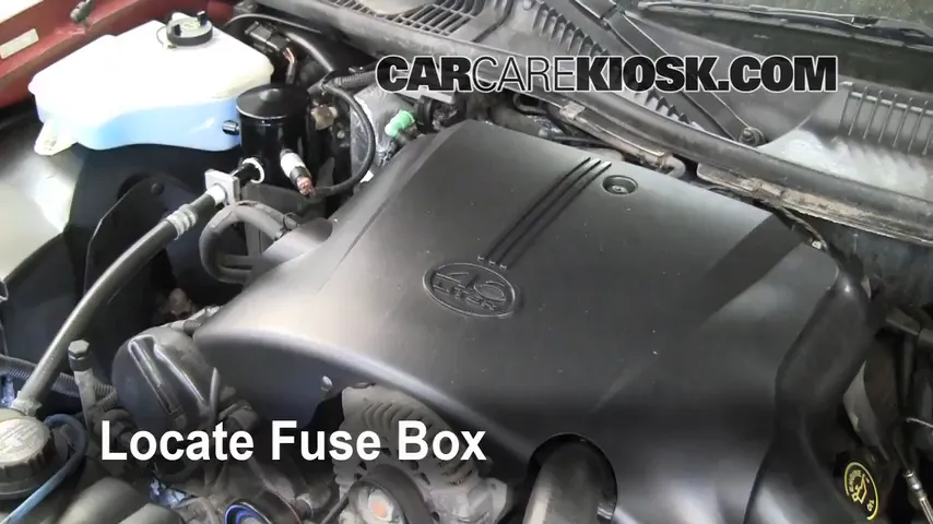 Replace a Fuse: 2000 Lincoln Town Car Signature 4.6L V8