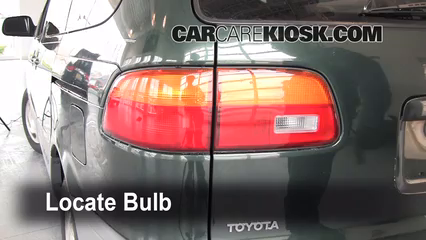 1999 Toyota Sienna LE 3.0L V6 Éclairage Feux de marche arrière (remplacer une ampoule)