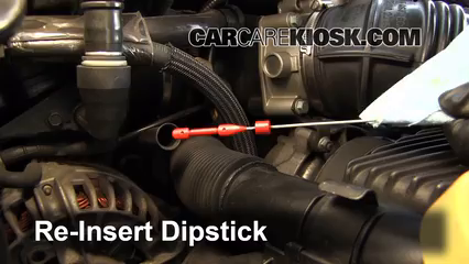 Comprobar el Nivel de la Dirección Asistida: 2005 Porsche 911 Carrera 3