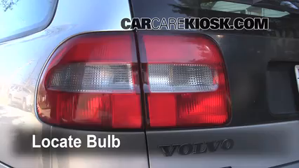 2000 Volvo V40 1.9L 4 Cyl. Turbo Éclairage Feux de marche arrière (remplacer une ampoule)
