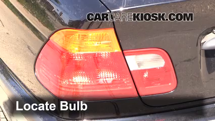 2001 BMW 325i 2.5L 6 Cyl. Sedan Éclairage Feux de marche arrière (remplacer une ampoule)