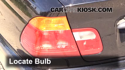 2001 BMW 325i 2.5L 6 Cyl. Sedan Éclairage Feu clignotant arrière (remplacer l'ampoule)