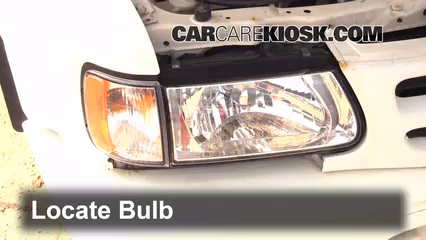 2001 Isuzu Rodeo LS 3.2L V6 Lights Parking Light (replace bulb)
