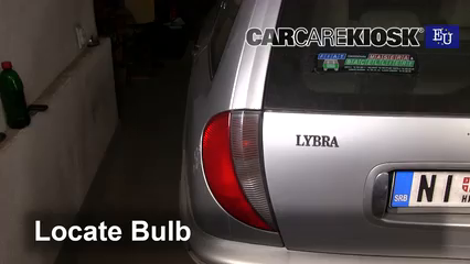 2001 Lancia Lybra JTD Station Wagon 1.9L 4 Cyl. Turbo Diesel Éclairage Feu clignotant arrière (remplacer l'ampoule)