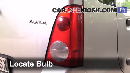 2001 Opel Agila Design 1.3L 3 Cyl. Éclairage Feux de marche arrière (remplacer une ampoule)