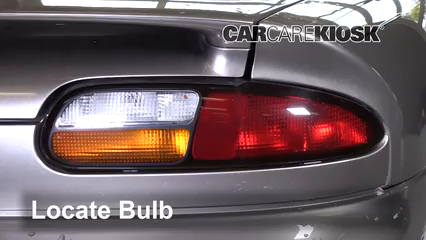 2002 Chevrolet Camaro 3.8L V6 Convertible Éclairage Feu clignotant arrière (remplacer l'ampoule)