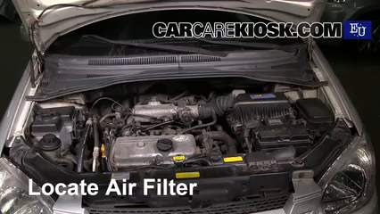 2002 Hyundai Getz GL 1.1L 4 Cyl. Air Filter (Engine) Check