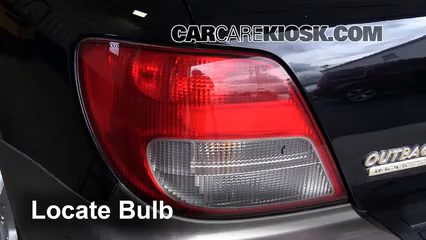 2002 Subaru Outback 2.5L 4 Cyl. Éclairage Feu clignotant arrière (remplacer l'ampoule)