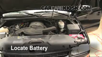 2003 Chevrolet Suburban 1500 LT 5.3L V8 Batterie Changement