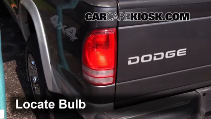 2003 Dodge Dakota SLT 4.7L V8 Crew Cab Pickup (4 Door) Éclairage Feu clignotant arrière (remplacer l'ampoule)