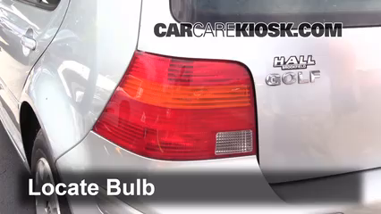 2003 Volkswagen Golf GL 2.0L 4 Cyl. (4 Door) Éclairage Feux de marche arrière (remplacer une ampoule)