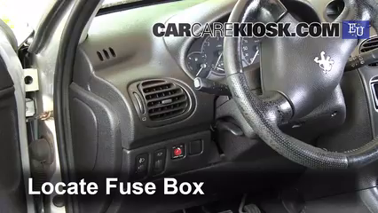 Interior Fuse Box Location: 2000-2005 Peugeot 206 - 2004 ... rover 25 under bonnet fuse box 