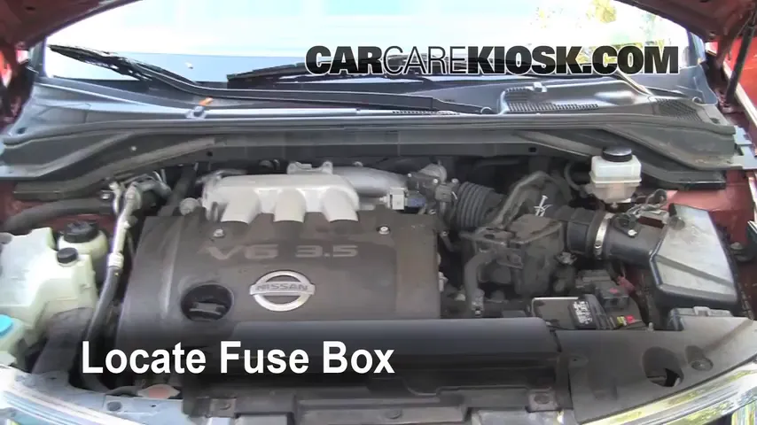 Replace a Fuse: 2004 Nissan Murano SL 3.5L V6