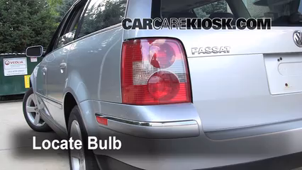 2004 Volkswagen Passat GLX 2.8L V6 Wagon Éclairage Feux de marche arrière (remplacer une ampoule)