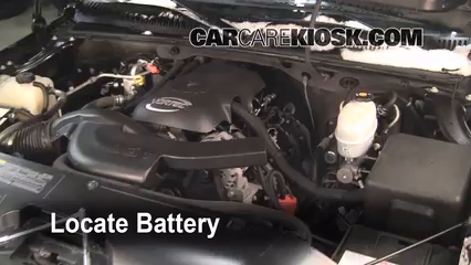 2005 Chevrolet Avalanche 1500 LS 5.3L V8 FlexFuel Batterie Nettoyer la batterie et les cosses