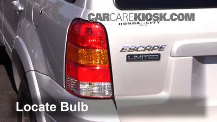 2005 Ford Escape Limited 3.0L V6 Éclairage Feu clignotant arrière (remplacer l'ampoule)