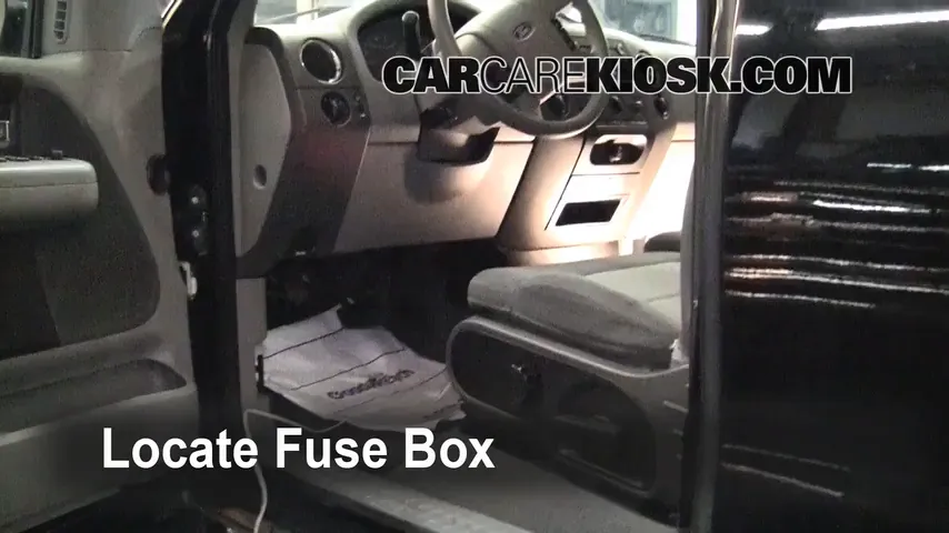 Interior Fuse Box Location: 2006 Ford F-150 XLT 5.4L V8 Extended Cab Pickup  (4 Door)