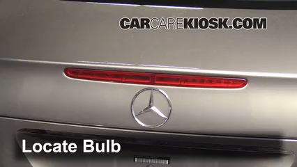 2006 Mercedes-Benz E500 5.0L V8 Éclairage Feu de freinage central (remplacer l'ampoule)