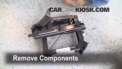 @ 2006 2012 CHEVY COBALT HHR MALIBU SPARE TIRE  JACK ASSEMBLY 