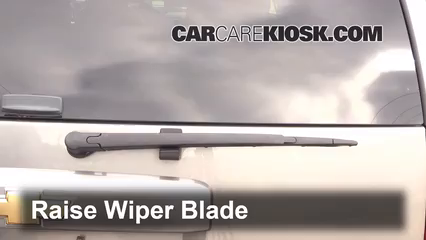 Rear Windshield Wiper Blade Change: 2007 Hyundai Tucson SE 2.7L V6