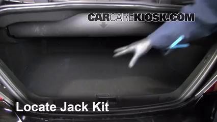 2007 Mercedes-Benz CLK550 5.5L V8 Convertible (2 Door) Jack Up Car