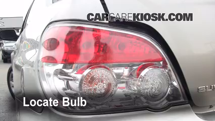 2007 Subaru Impreza 2.5i 2.5L 4 Cyl. Sedan Éclairage Feu clignotant arrière (remplacer l'ampoule)