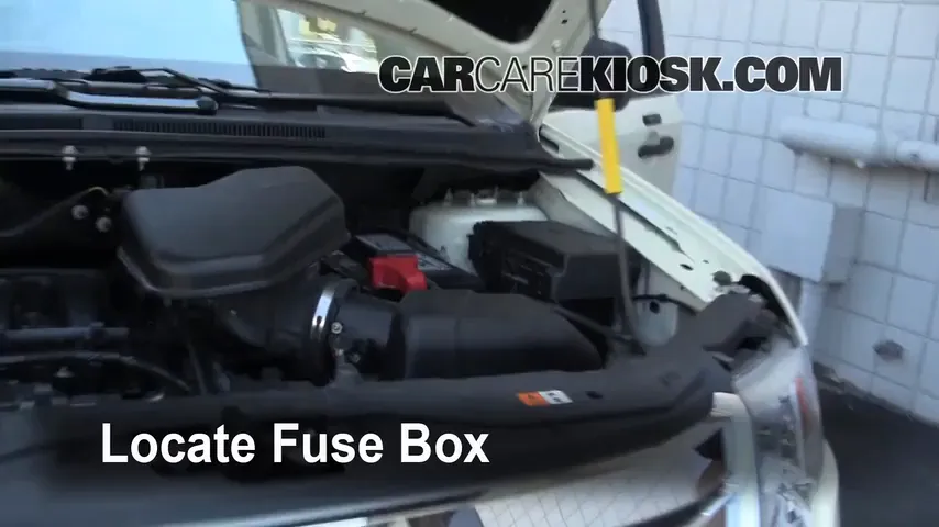 Replace a Fuse: 2008 Ford Edge SEL 3.5L V6