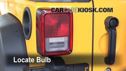 2008 Jeep Wrangler Unlimited Rubicon 3.8L V6 Luces Luz de reversa (reemplazar foco)