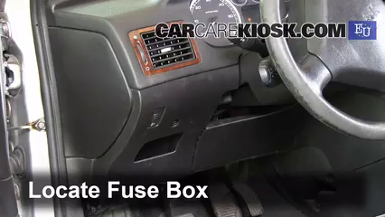 2008 Peugeot 307 XT HDi 2.0L 4 Cyl. Turbo Diesel Fuse (Interior)