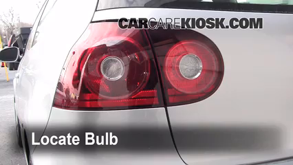2008 Volkswagen Rabbit S 2.5L 5 Cyl. (2 Door) Éclairage Feu clignotant arrière (remplacer l'ampoule)