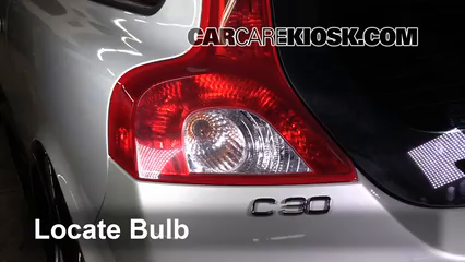 2008 Volvo C30 T5 2.5L 5 Cyl. Turbo Éclairage Feux de marche arrière (remplacer une ampoule)