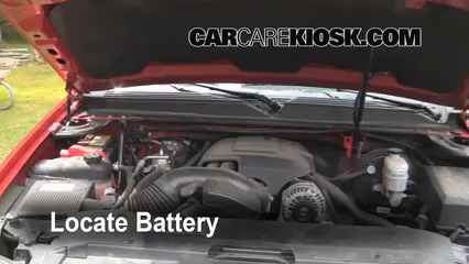 2009 Chevrolet Avalanche LT 6.0L V8 Batterie Nettoyer la batterie et les cosses