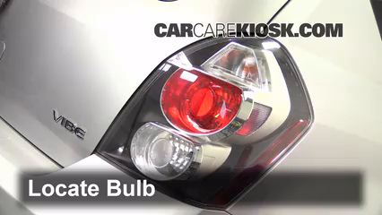 2009 Pontiac Vibe 2.4L 4 Cyl. Éclairage Feux de marche arrière (remplacer une ampoule)