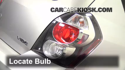 2009 Pontiac Vibe 2.4L 4 Cyl. Éclairage Feu clignotant arrière (remplacer l'ampoule)