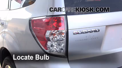 2009 Subaru Forester XT Limited 2.5L 4 Cyl. Turbo Éclairage Feu clignotant arrière (remplacer l'ampoule)