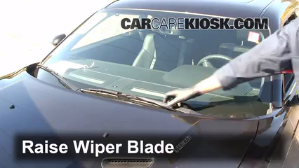 Front Windshield Wiper Blade Change: 2010 Dodge Challenger RT 5.7L V8