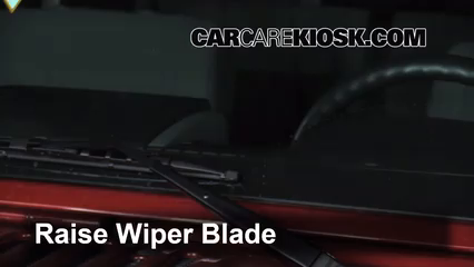 Front Windshield Wiper Blade Change: 2008 Jeep Wrangler Unlimited Rubicon   V6