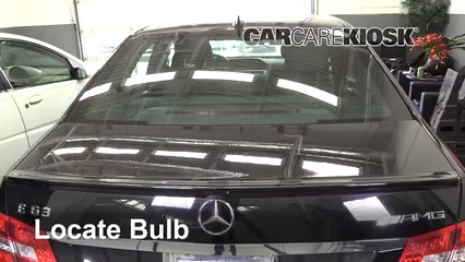 2010 Mercedes-Benz E63 AMG 6.3L V8 Éclairage Feu de freinage central (remplacer l'ampoule)