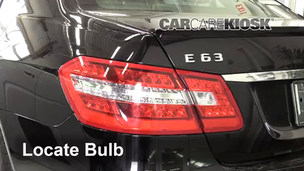 2010 Mercedes-Benz E63 AMG 6.3L V8 Éclairage Feux de marche arrière (remplacer une ampoule)