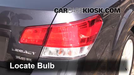2010 Subaru Legacy 3.6R Limited 3.6L 6 Cyl. Éclairage Feux de marche arrière (remplacer une ampoule)