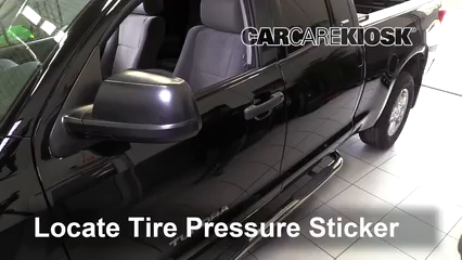 2010 Toyota Tundra SR5 4.6L V8 Extended Crew Cab Pickup Neumáticos y ruedas Controlar presión de neumáticos