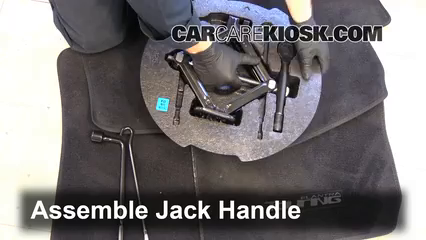 2007-2012 Hyundai Elantra Jack Up How To - 2011 Hyundai Elantra Touring ...