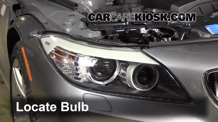2011 BMW Z4 sDrive30i 3.0L 6 Cyl. Éclairage Feux de route (remplacer l'ampoule)